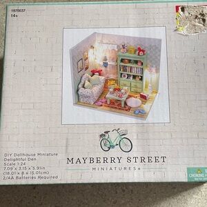 Mayberry Street Miniatures DIY Dollhouse Kit